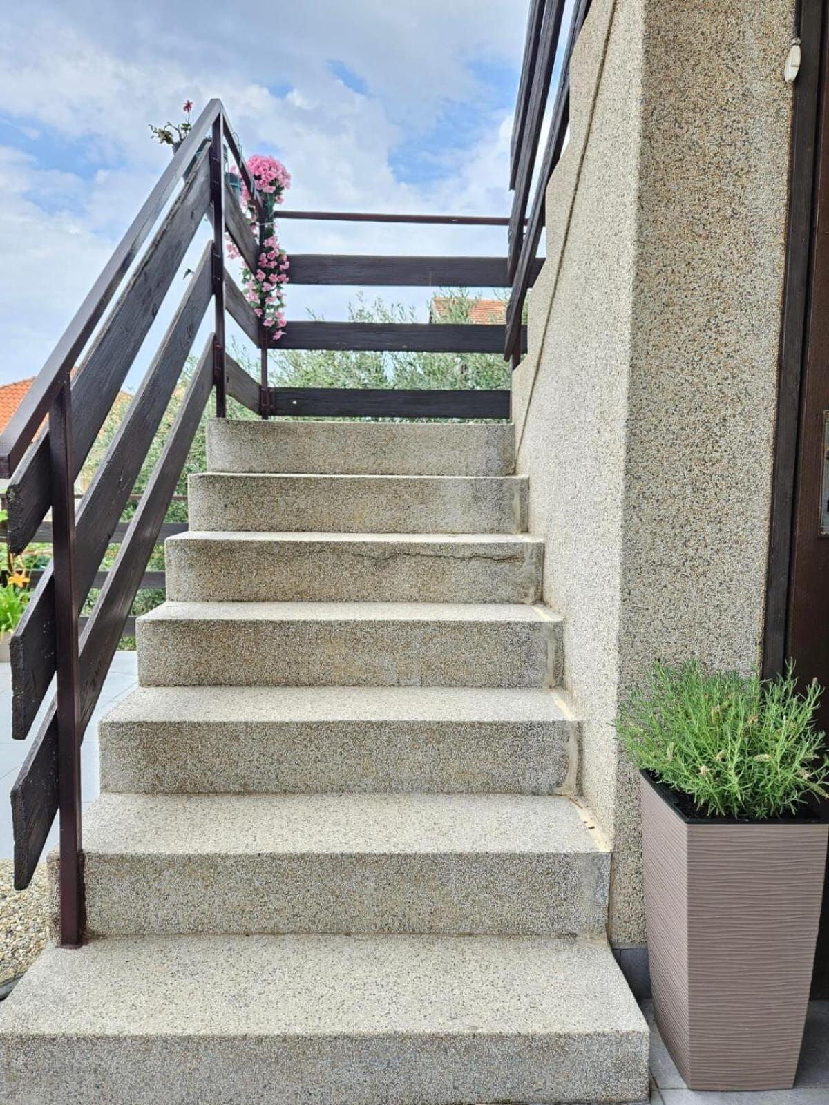 וודיצה Apartments Marijana מראה חיצוני תמונה